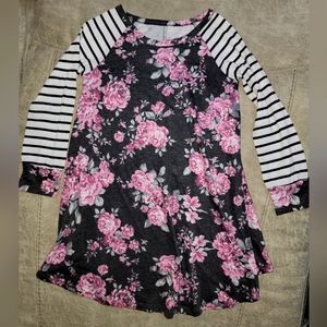 Girls dress size Medium